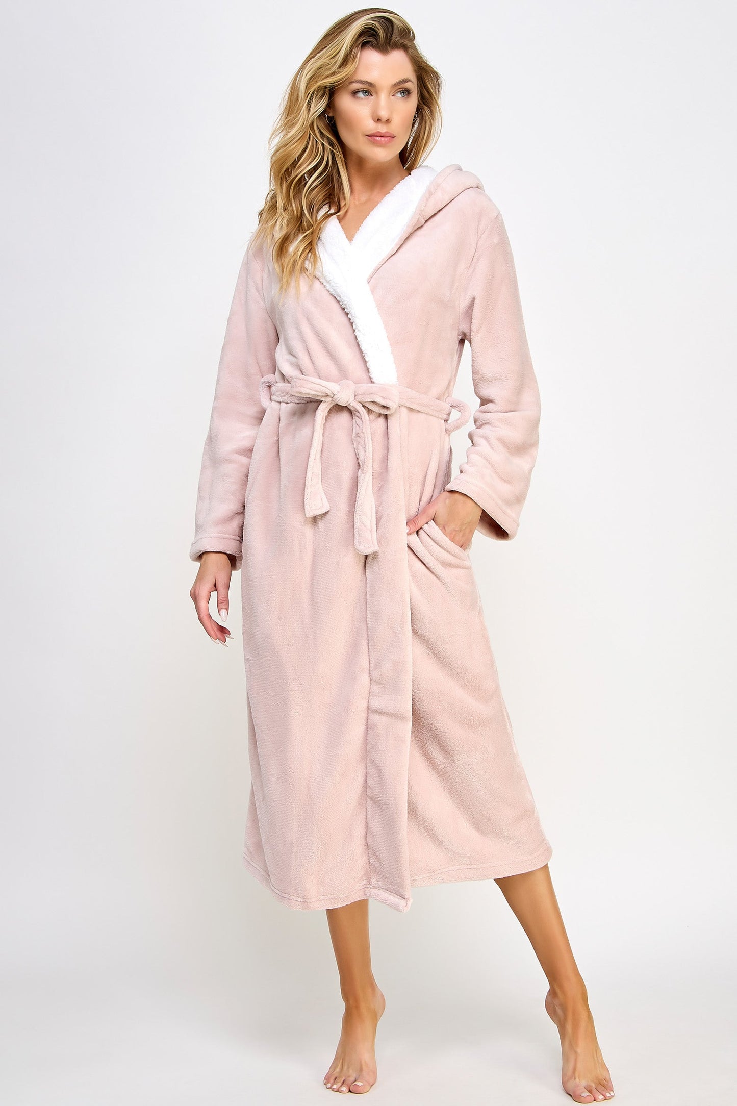 Janette Plush Fleece Hooded Robe – Ultimate Comfort for Cozy Evenings